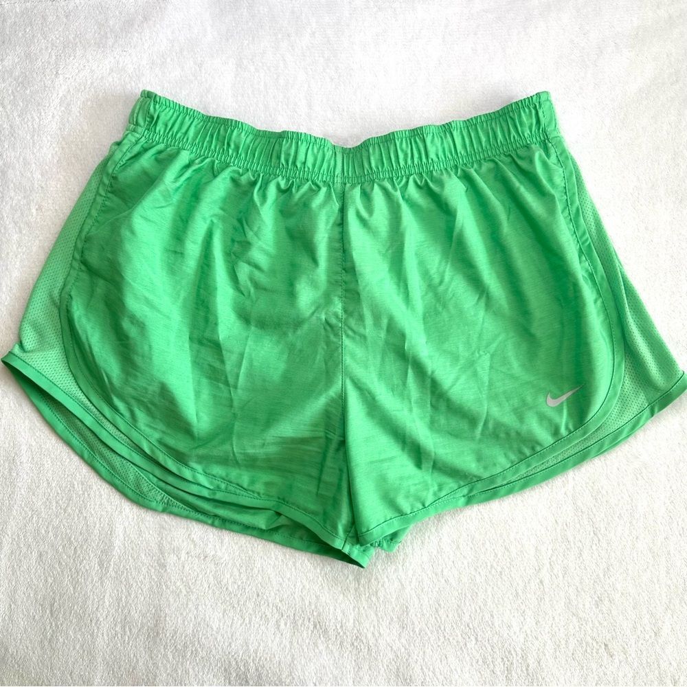 Nike Women's Dri-Fit Mint Green Athletic Gym Running Workout Shorts Size Large